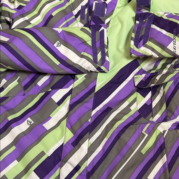 Volcom ski jacket,women Lg, snowboard ,winter,purple,multicolor, great pre own - Picture 15 of 16
